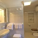 Lucrezia Hotel 3*