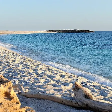 Szálloda Lucrezia Riola Sardo