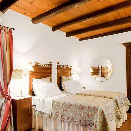 Lucrezia Hotel 3*