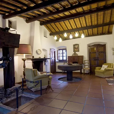Lucrezia Hotel 3*