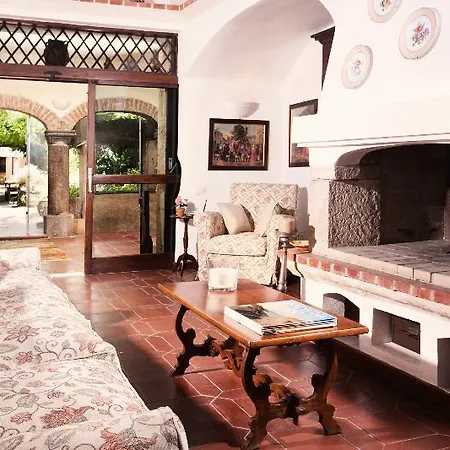 Lucrezia 3* Riola Sardo